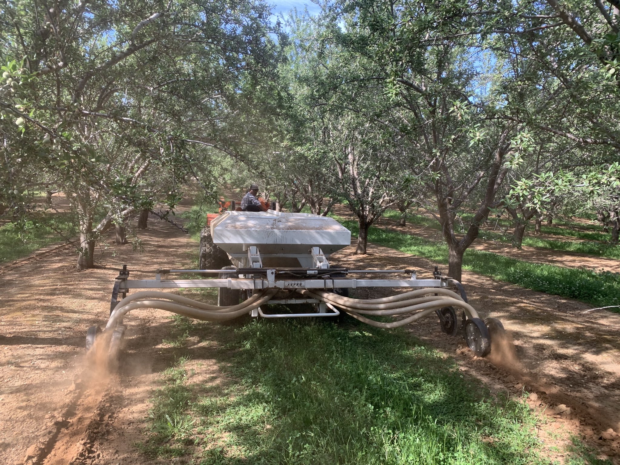 AGPRO 160-DX2 Fertilizer Applicator